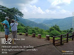 บริการเป็นกันเอง และปลอดภัย สุภาพสตรีขับ